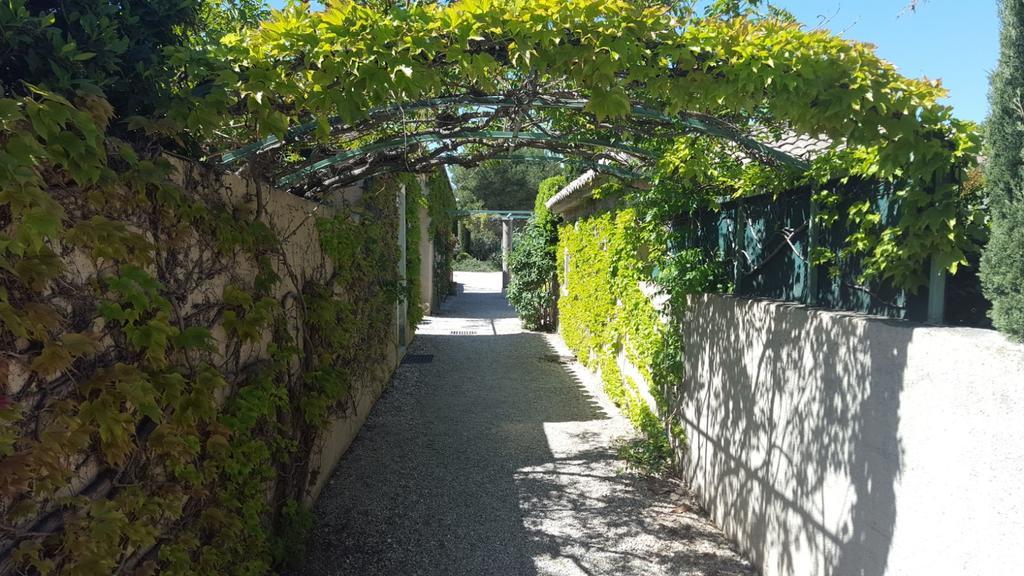 Les Jardins De Fontanille Saint-Remy-de-Provence Bagian luar foto